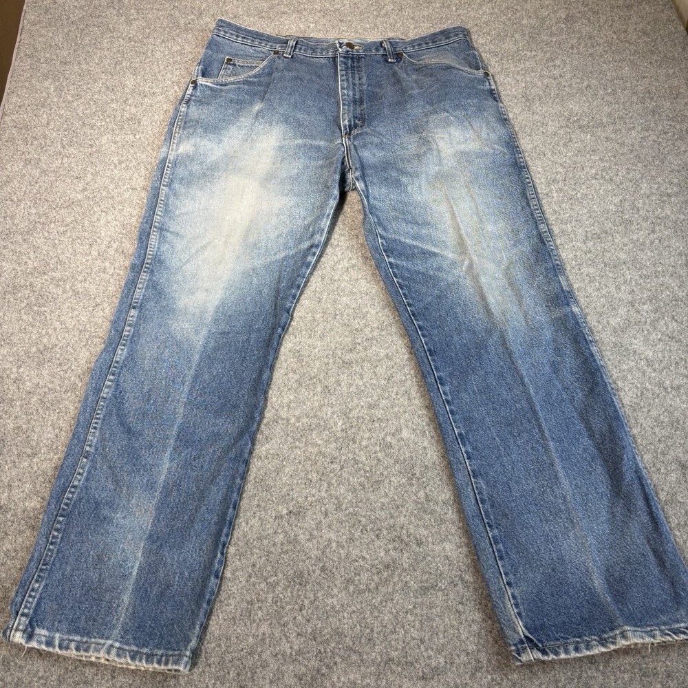 Wrangler Rugged‎ Wear Jeans 38x30 Straight Leg Medium Wash Workwear Denim Blue